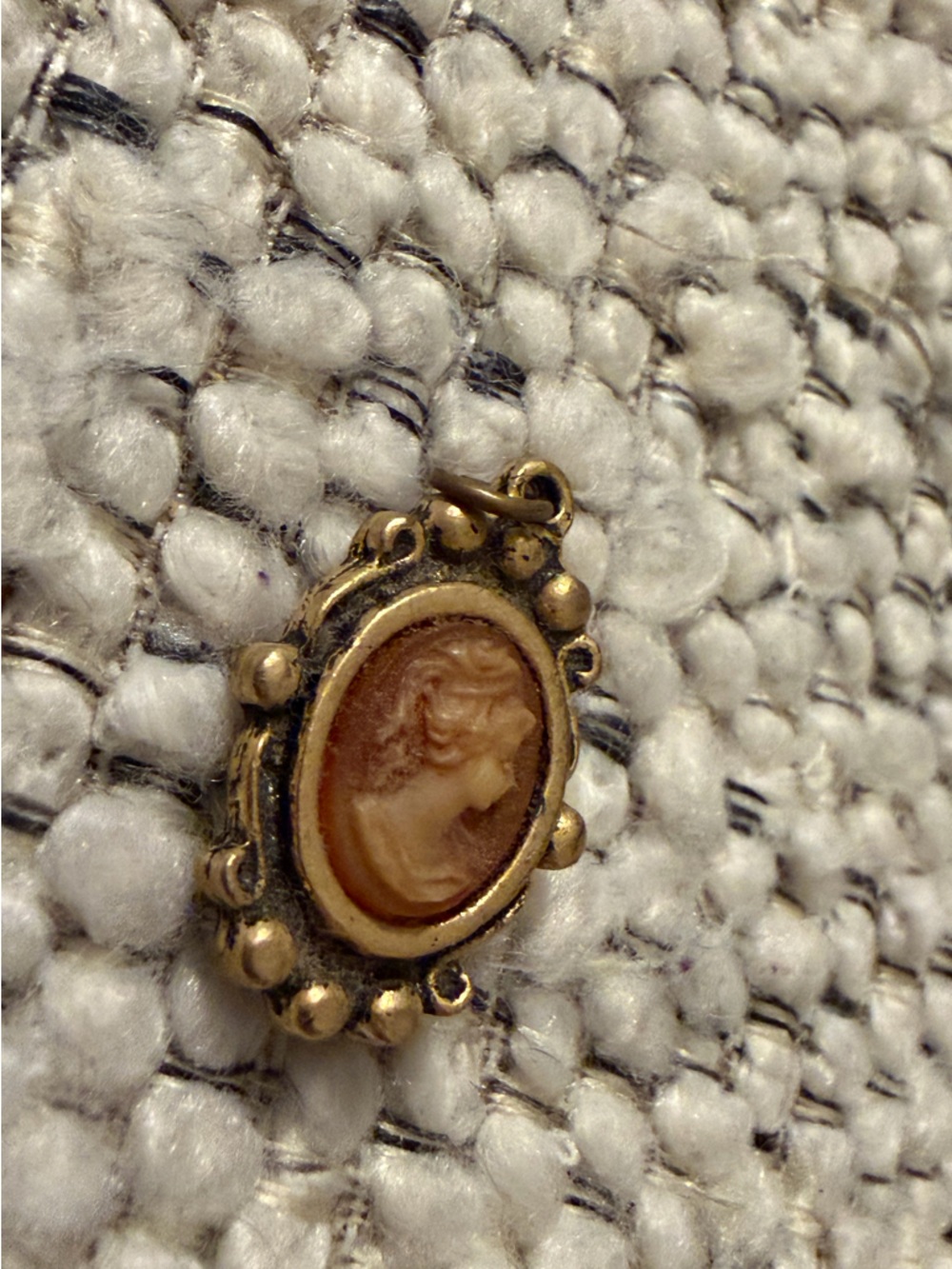 Vintage Cameo Pendant Lot of 3 Gold Tone Victorian Style Portrait Charms jewelry - Picture 7 of 7